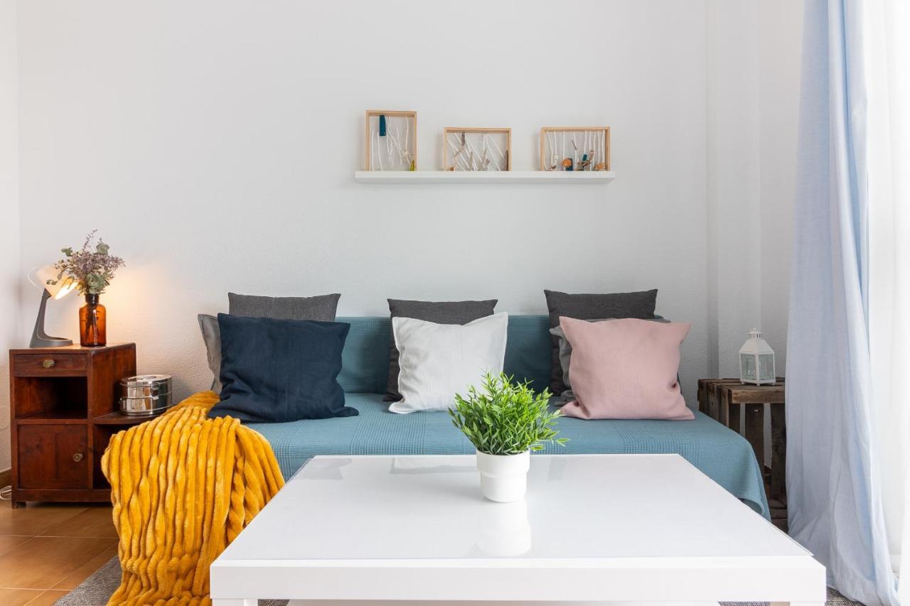 Sea & Wave Pedregalejo Beach Apartment มาลากา ภายนอก รูปภาพ
