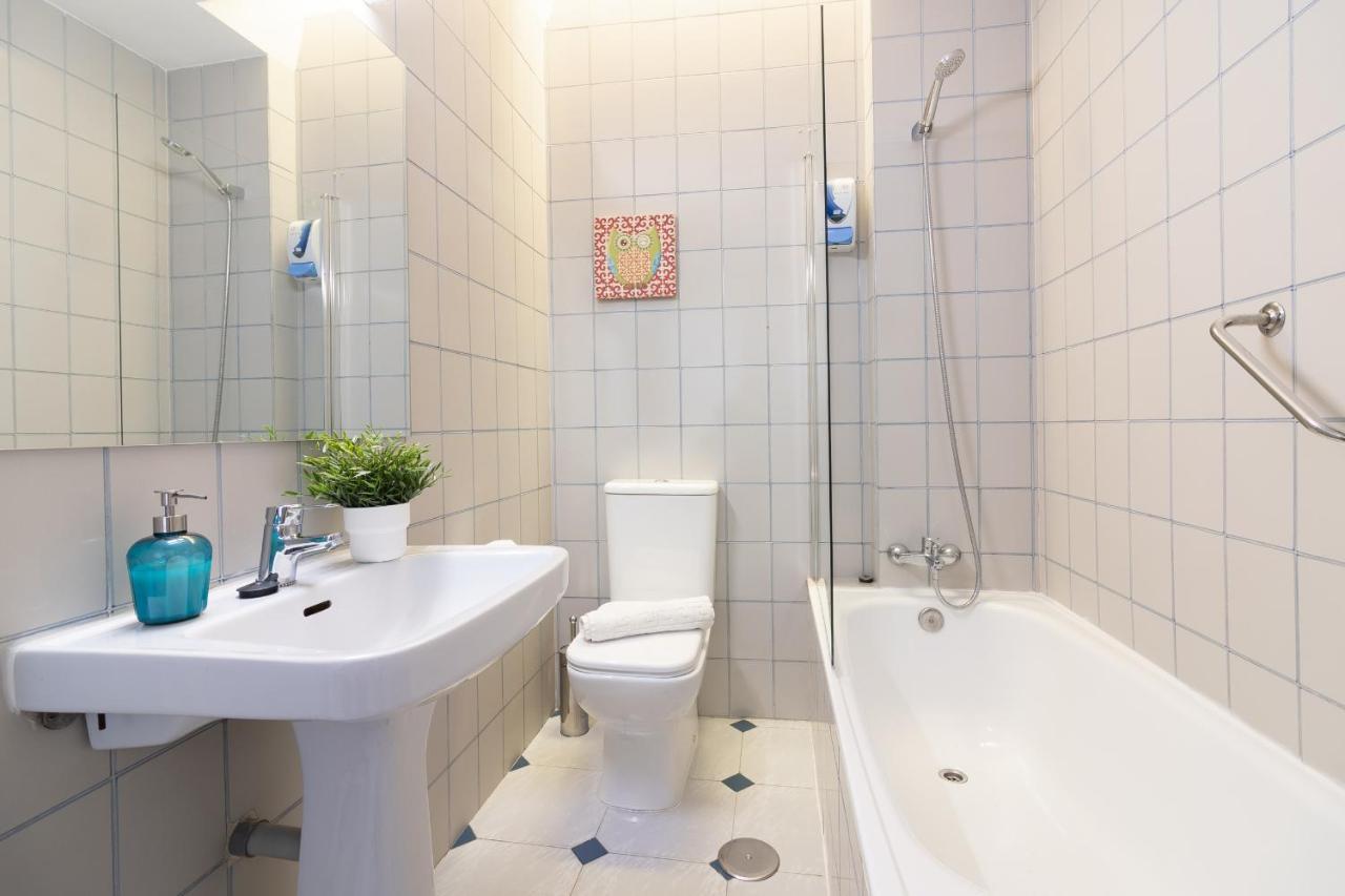 Sea & Wave Pedregalejo Beach Apartment มาลากา ภายนอก รูปภาพ