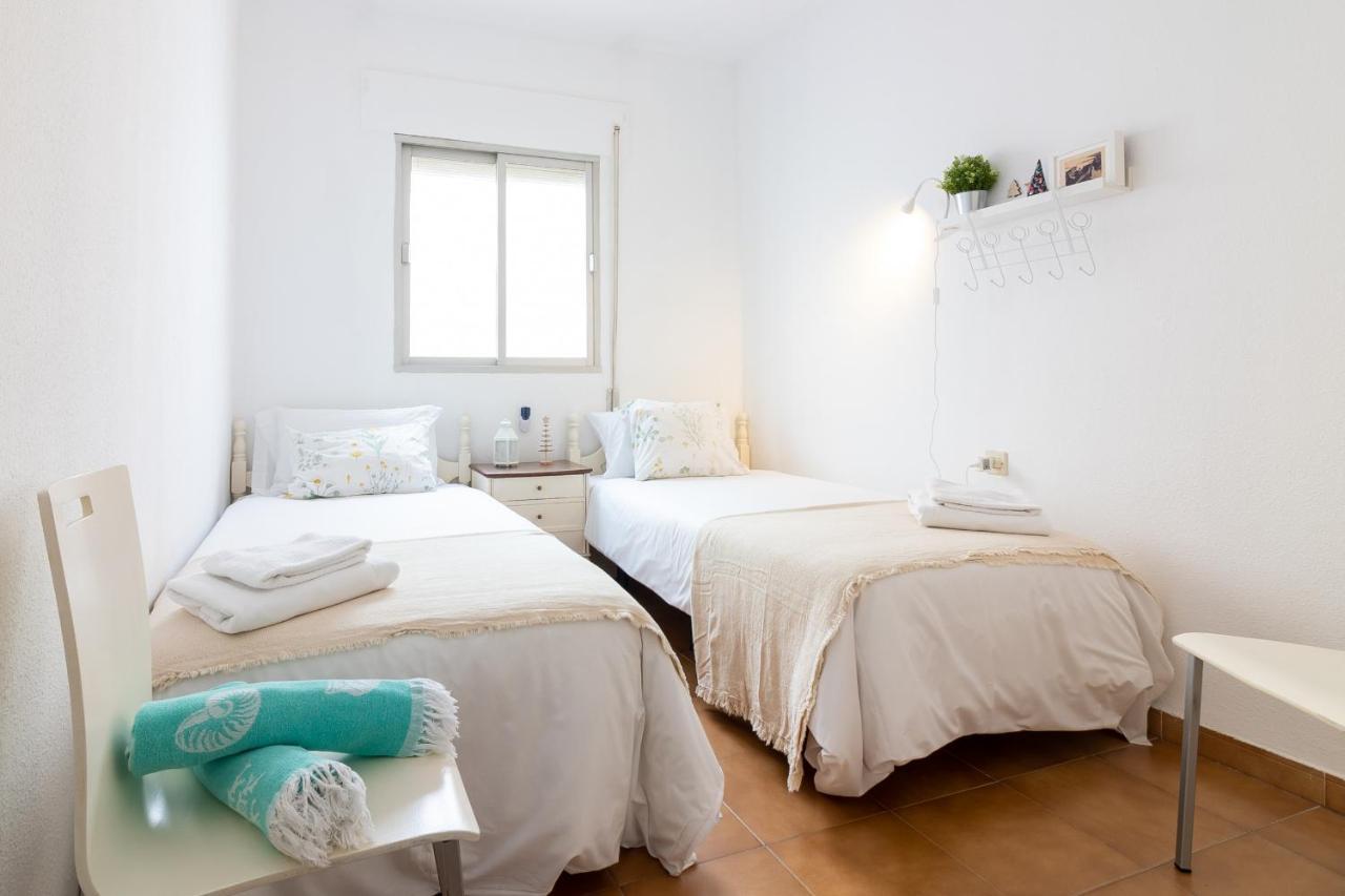 Sea & Wave Pedregalejo Beach Apartment มาลากา ภายนอก รูปภาพ